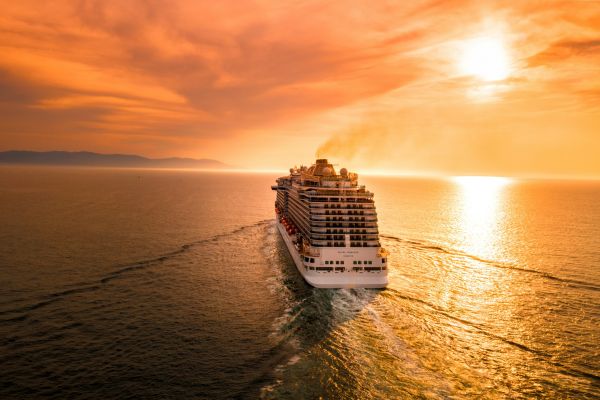 Expériences Nocturnes Inoubliables à Bord d'un Navire de Croisière